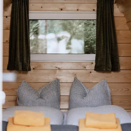 Bed & Breakfast Schutzhaus-bed And Breakfast-dein Basislager Im Salzkammergut *