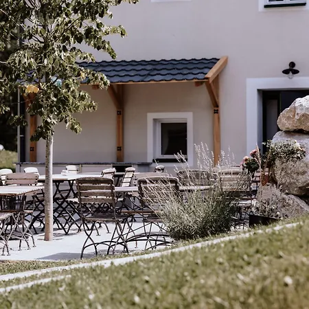 Schutzhaus-bed And Breakfast-dein Basislager Im Salzkammergut Bed & Breakfast *