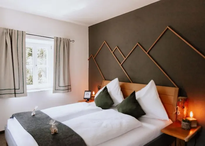 Schutzhaus-bed And Breakfast-dein Basislager Im Salzkammergut Bed and breakfast *